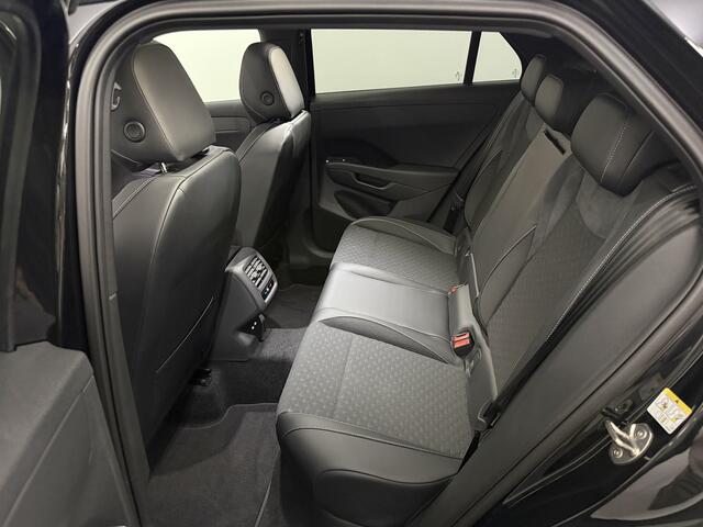 Volkswagen T-Roc 1.5 e TSI R-Line Black edition Panoramadak, Camera, Elektrische trekhaak, Navi, Elektrische achterklep, Cruise control adaptief, 19 Inch velgen, 2 Jaar garantie
