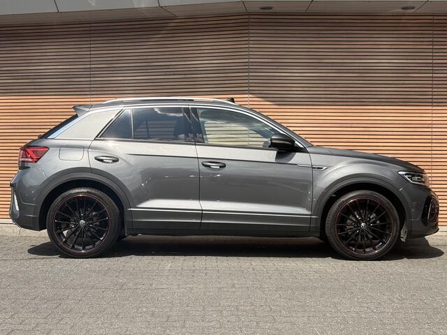 Volkswagen T-Roc 1.5 TSI R-Line Business+ Trekhaak / Carplay / Panodak / Sportstoelen / Adapt. Cruise