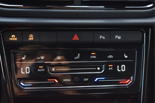 Volkswagen T-Roc 1.5 TSI R-Line Black Style LED grill, Ascot grijs, Adaptive cruise, Ergo active + Massage, IQ Light, Afn. trekhaak, Camera