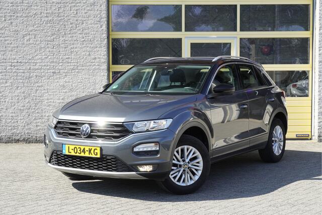 Volkswagen T-Roc 1.0 TSI Style Business BJ2021 Lmv 16" | Led V+A | Pdc | Navi | Trekhaak | Achteruitrijcamera | App-Connect | Climate control | Cruise control | Getint glas