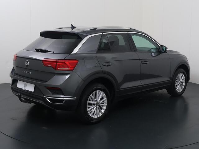 Volkswagen T-Roc 1.5 TSI Style | 150 PK | Automaat | Trekhaak | Adaptive Cruise Control | Climate control | Elektrische achterklep | Navigatiesysteem | Parkeersensoren |