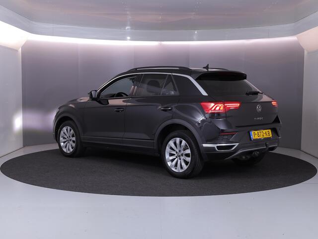 Volkswagen T-Roc 1.5 TSI Style 150 pk Automaat (DSG) | Navigatie | Trekhaak | Parkeersensoren | Autom. airco | Adaptieve cruise control |