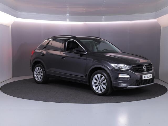 Volkswagen T-Roc 1.5 TSI Style 150 pk Automaat (DSG) | Navigatie | Trekhaak | Parkeersensoren | Autom. airco | Adaptieve cruise control |