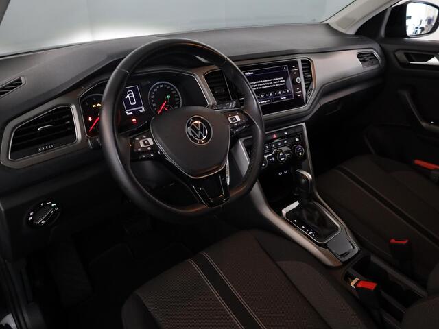 Volkswagen T-Roc 1.5 TSI Style 150 pk Automaat (DSG) | Navigatie | Trekhaak | Parkeersensoren | Autom. airco | Adaptieve cruise control |