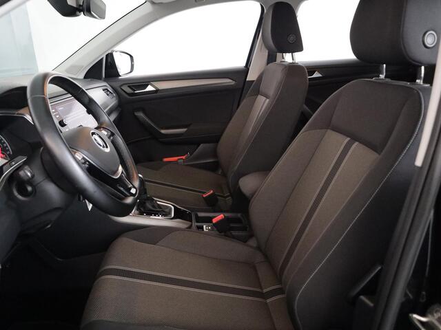 Volkswagen T-Roc 1.5 TSI Style 150 pk Automaat (DSG) | Navigatie | Trekhaak | Parkeersensoren | Autom. airco | Adaptieve cruise control |
