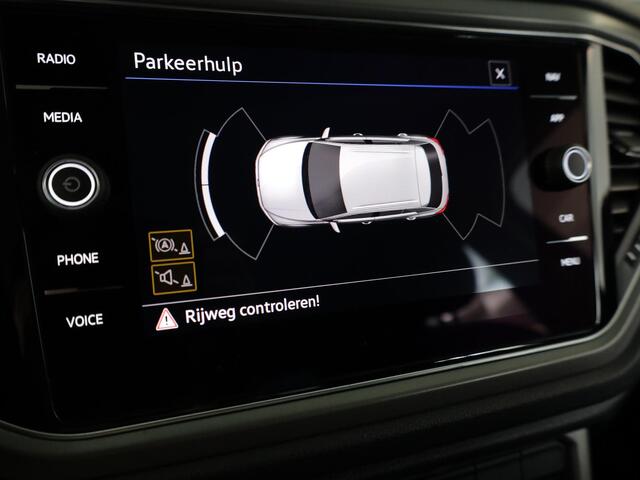 Volkswagen T-Roc 1.5 TSI Style 150 pk Automaat (DSG) | Navigatie | Trekhaak | Parkeersensoren | Autom. airco | Adaptieve cruise control |