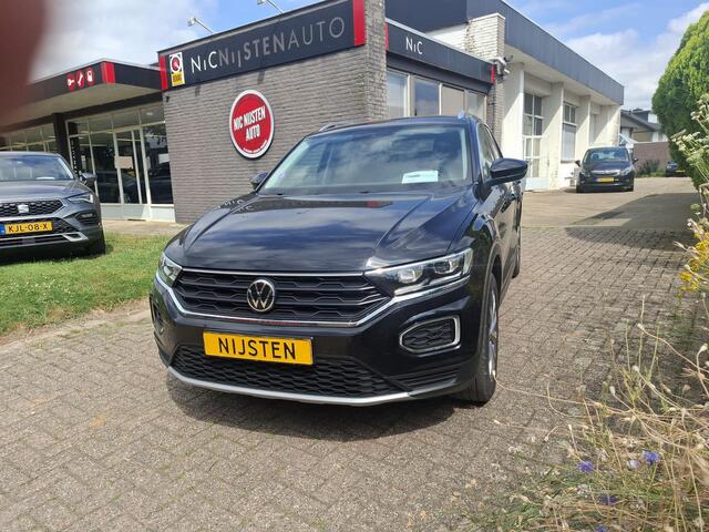 Volkswagen T-Roc 1.5 TSI Navi, Trekhaak, ACC, Camera