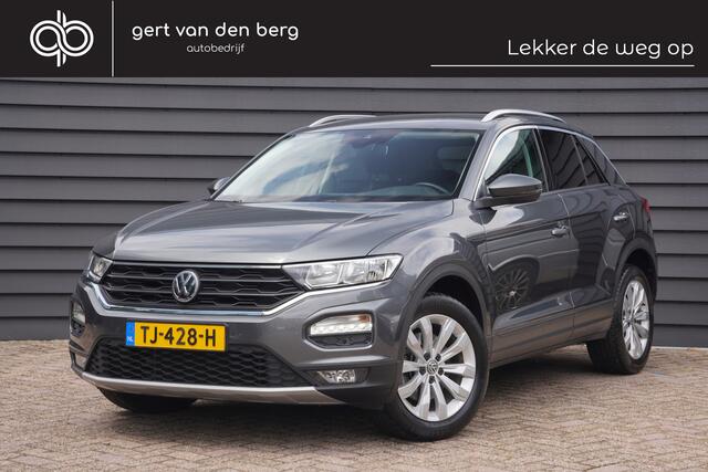 Volkswagen T-Roc 1.0 TSI Style - TREKHAAK - CARPLAY - CAMERA - 38820 KM NAP -