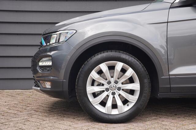 Volkswagen T-Roc 1.0 TSI Style - TREKHAAK - CARPLAY - CAMERA - 38820 KM NAP -