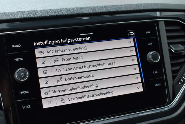 Volkswagen T-Roc 1.5 TSI Sport Virtual cockpit, Adaptive cruise, Camera, Carplay, Elek. achterklep