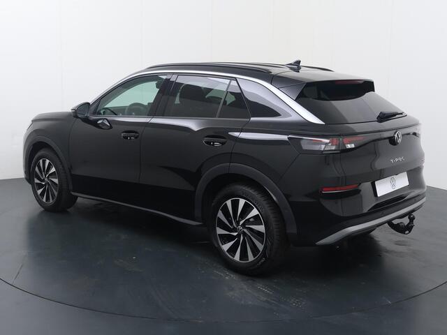 Volkswagen T-Roc 1.5 eTSI Life First Edition | 116 PK | Automaat | Trekhaak wegklapbaar | Adaptive Cruise Control | Achteruitrijcamera | Climate control | Dodehoek detectie |