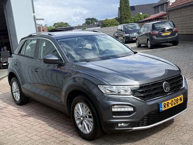 Volkswagen T-Roc 1.0 TSI Style | ADAPT. CRUISE | NAVI | DAB | PDC | CARPLAY |