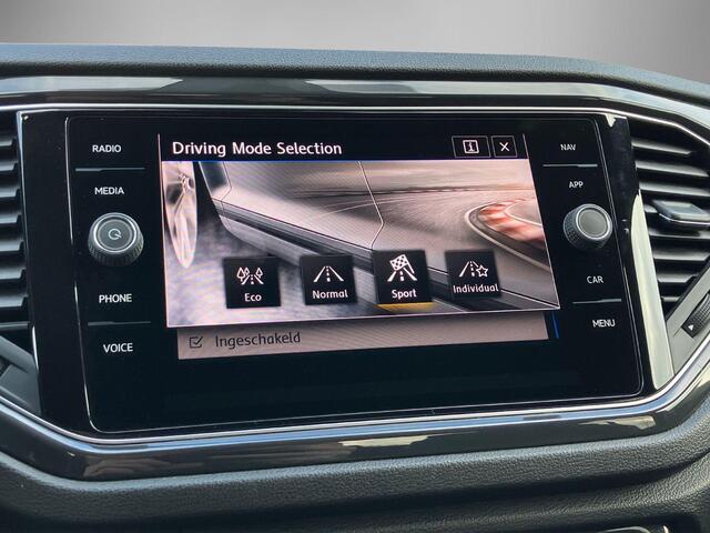 Volkswagen T-Roc 1.5TSI/150PK Sport Business R DSG · R-line exterieur · Navigatie · Apple/Android Car Play · Camera + Parkeersensoren