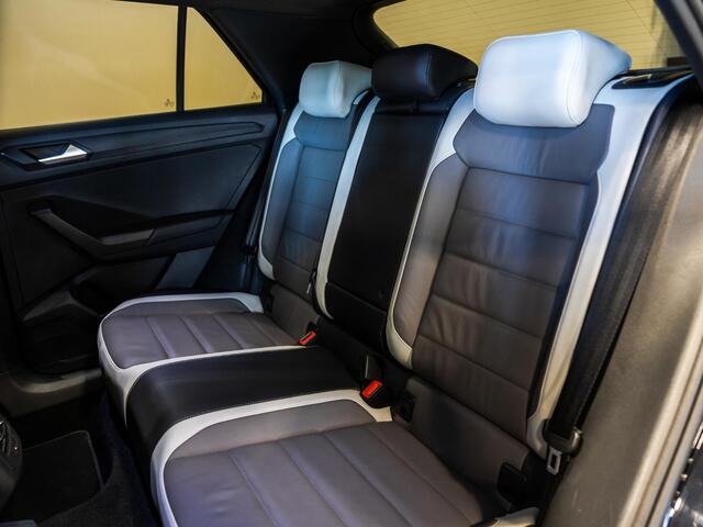 Volkswagen T-Roc 2.0 TSI 4Motion Sport / 190pk / Panorama dak / Achteruitrij camera / Leder /