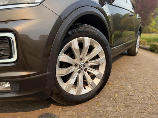 Volkswagen T-Roc 1.5 TSI Sport 150 PK DSG | Blind Spot | Digidash | Camera | Adaptive |
