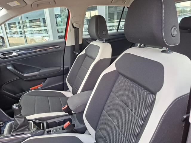 Volkswagen T-Roc 1.5 TSI 150PK SPORT EDITION NAVI LMV PDC VIRTUAL WINTERPACK