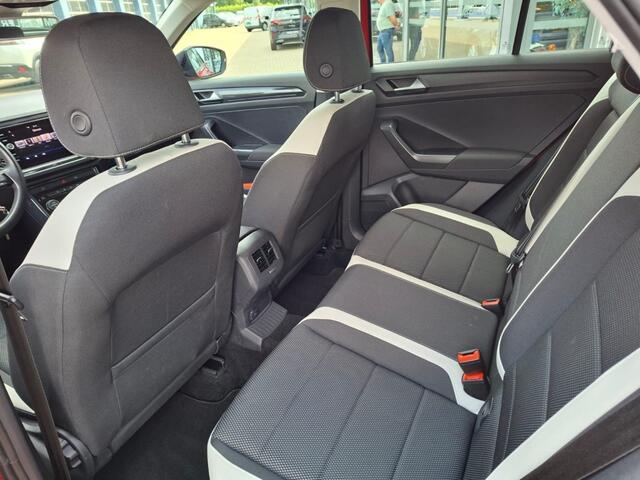 Volkswagen T-Roc 1.5 TSI 150PK SPORT EDITION NAVI LMV PDC VIRTUAL WINTERPACK