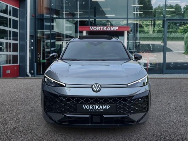 Volkswagen T-Roc 1.5 eTSI R-LINE BLACK STYLE TREKHAAK/PANO-DAK/CAMERA/ELEK-KLEP/ACC/STOELVERW