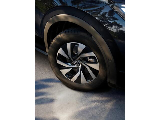 Volkswagen T-Roc Limited Edition | 'App-Connect' draadloze smartphone integratie | Automatische afstandsregeling (Adaptive Cruise Control) | Buitenspiegels elektrisch instel-, verwarm- en inklapbaar