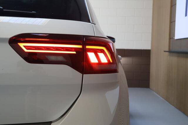 Volkswagen T-Roc 1.5 TSI 150PK DSG R-Line Black Style ACC/LED/Keyless/Virtual Cockpit/Navi/CarPlay/19"