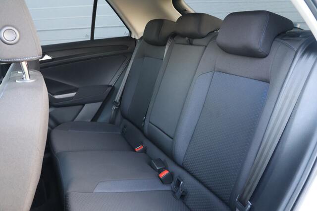 Volkswagen T-Roc 1.5 TSI 150PK DSG R-Line Black Style ACC/LED/Keyless/Virtual Cockpit/Navi/CarPlay/19"
