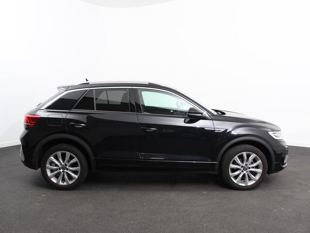 Volkswagen T-Roc 1.5 TSI 150pk Automaat R-Line Edition Navigatie Apple Carplay/Android Auto Camera Climate Control Electrisch te openen achterklep Dab Verwarmbare stoelen