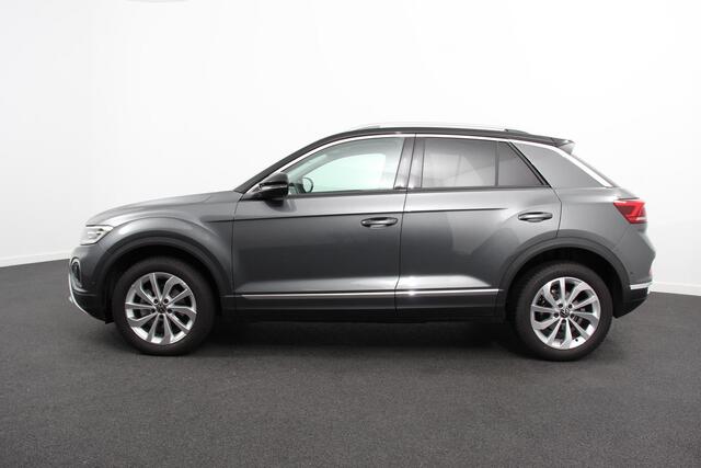 Volkswagen T-Roc 1.5 TSI DSG Style Navigatie Apple Carplay / Android Auto Climate Control Led Digitale Cockpit Adaptive Cruise Control Trekhaak