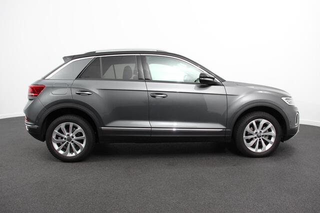 Volkswagen T-Roc 1.5 TSI DSG Style Navigatie Apple Carplay / Android Auto Climate Control Led Digitale Cockpit Adaptive Cruise Control Trekhaak