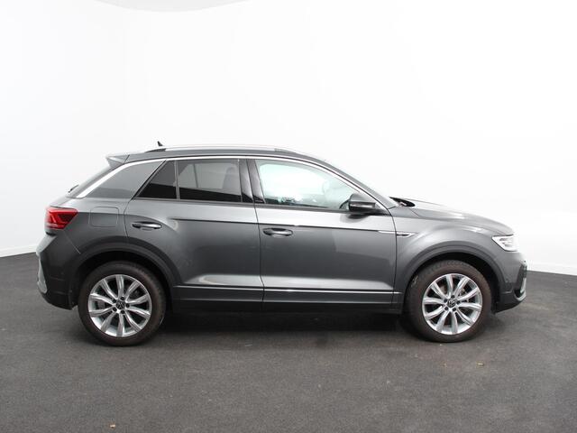 Volkswagen T-Roc 1.5 TSI 150pk Automaat R-Line Edition Navigatie Apple Carplay/Android Auto Camera Climate Control Electrisch te openen achterklep Dab Verwarmbare stoelen