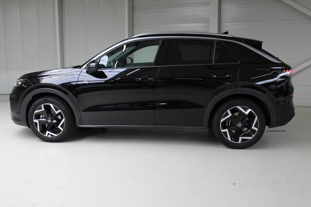 Volkswagen T-Roc 1.5 eTSI R-Line (2x) DSG (Nw Model) | Navigatie | IQ light | DMS| PDC+Camera