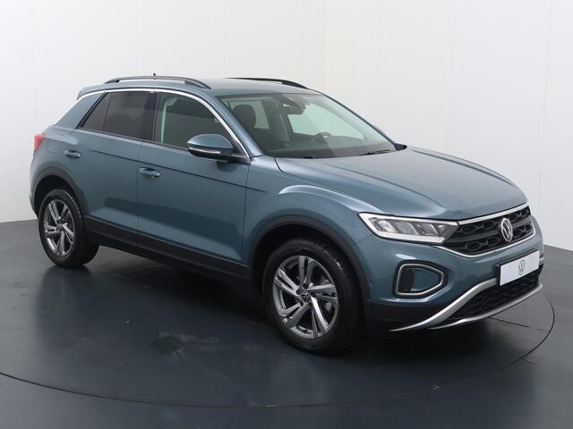 Volkswagen T-Roc 1.0 TSI Life Edition | 116 PK | Trekhaak afneembaar | Adaptive Cruise Control | Achteruitrijcamera | Keyless Entry | Apple Carplay / Android Auto |
