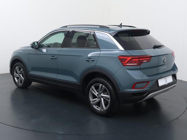 Volkswagen T-Roc 1.0 TSI Life Edition | 116 PK | Trekhaak afneembaar | Adaptive Cruise Control | Achteruitrijcamera | Keyless Entry | Apple Carplay / Android Auto |