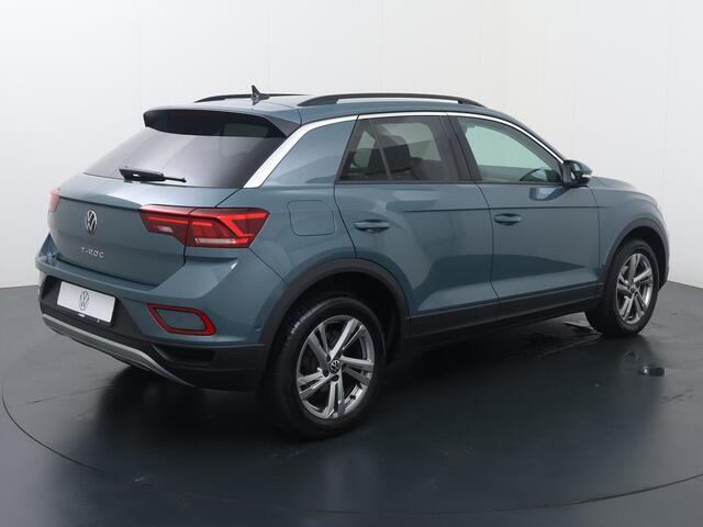 Volkswagen T-Roc 1.0 TSI Life Edition | 116 PK | Trekhaak afneembaar | Adaptive Cruise Control | Achteruitrijcamera | Keyless Entry | Apple Carplay / Android Auto |