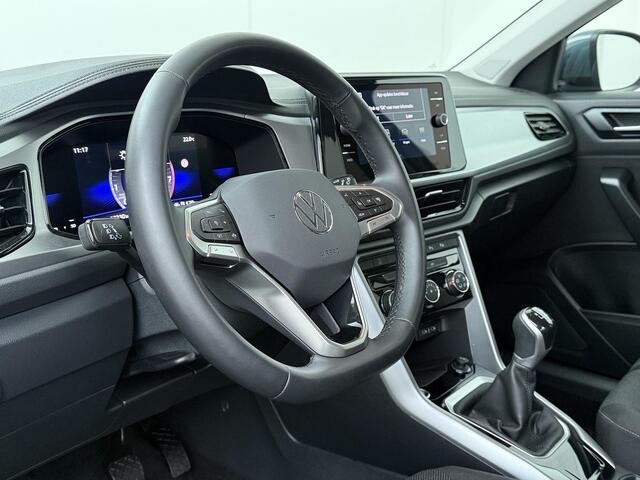 Volkswagen T-Roc 1.0 TSI Life Edition | 116 PK | Trekhaak afneembaar | Adaptive Cruise Control | Achteruitrijcamera | Keyless Entry | Apple Carplay / Android Auto |