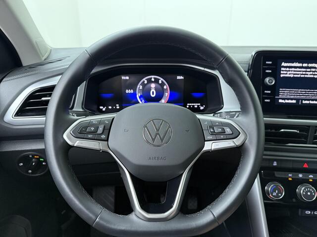 Volkswagen T-Roc 1.0 TSI Life Edition | 116 PK | Trekhaak afneembaar | Adaptive Cruise Control | Achteruitrijcamera | Keyless Entry | Apple Carplay / Android Auto |