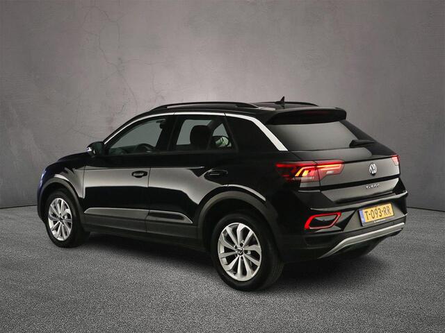 Volkswagen T-Roc Life 1.0 TSI 110pk Adaptive cruise control, Achteruitrijcamera, LED koplampen, Parkeersensoren, Airco, DAB, Radio, Bluetooth, App connect
