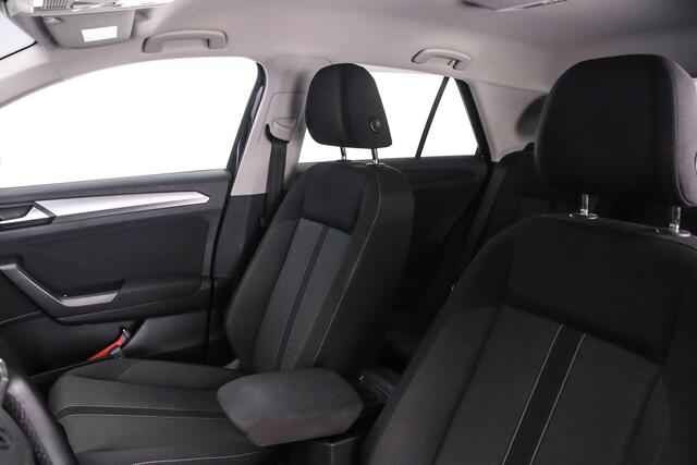 Volkswagen T-Roc Life 1.0 TSI 110pk Adaptive cruise control, Achteruitrijcamera, LED koplampen, Parkeersensoren, Airco, DAB, Radio, Bluetooth, App connect