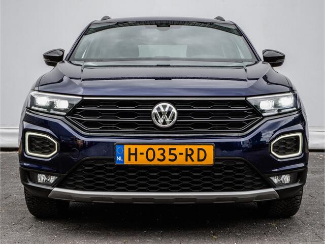 Volkswagen T-Roc 1.5 TSI 150pk Sport Trekhaak/ Stoelverwarming/ Virtual dash/ Camera/ LED/ Adapt. cruise