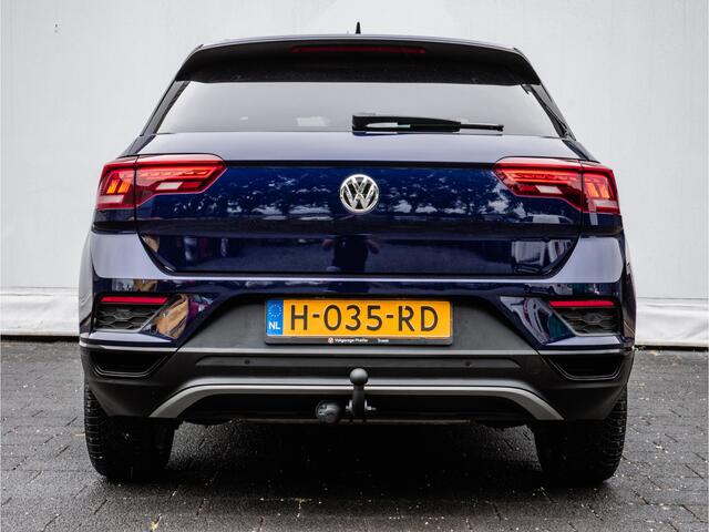 Volkswagen T-Roc 1.5 TSI 150pk Sport Trekhaak/ Stoelverwarming/ Virtual dash/ Camera/ LED/ Adapt. cruise