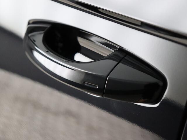 Volkswagen T-Roc 1.5 TSI Sport Business R (Trekhaak / Pano / Camera / ACC / Dodehoek / Navi / Carplay)
