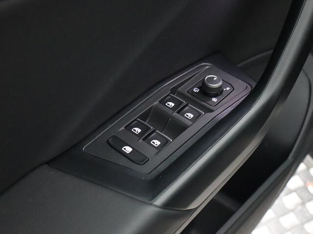 Volkswagen T-Roc 1.5 TSI Sport Business R (Trekhaak / Pano / Camera / ACC / Dodehoek / Navi / Carplay)