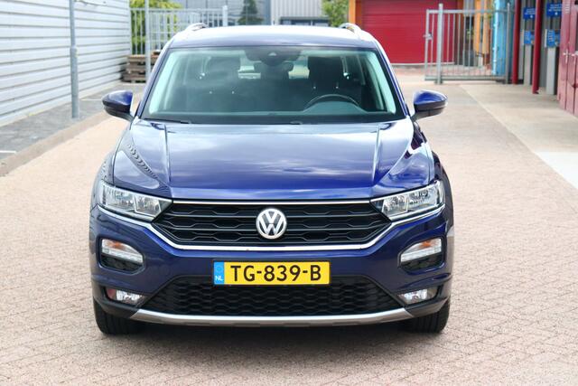 Volkswagen T-Roc 1.0 TSI Style O.a: Adaptive cruise, Navi, Clima, PDC, Carplay, Dab, Etc... Rijklaar! All-in prijs!