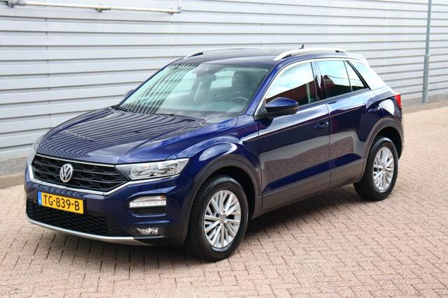Volkswagen T-Roc 1.0 TSI Style O.a: Adaptive cruise, Navi, Clima, PDC, Carplay, Dab, Etc... Rijklaar! All-in prijs!