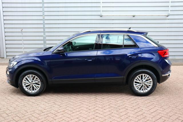 Volkswagen T-Roc 1.0 TSI Style O.a: Adaptive cruise, Navi, Clima, PDC, Carplay, Dab, Etc... Rijklaar! All-in prijs!