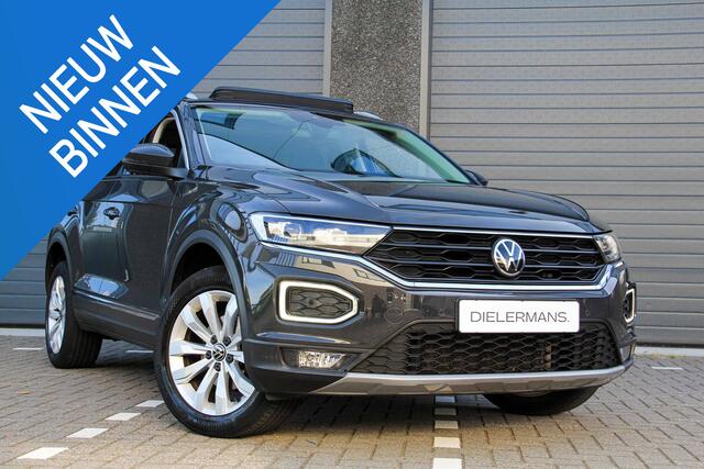 Volkswagen T-Roc 1.5 TSI Sport | Panoramadak | Digitaal Display | Leder | Vol in de opties | NL auto | NAP auto | Schadevrije auto | Dealeronderhouden auto