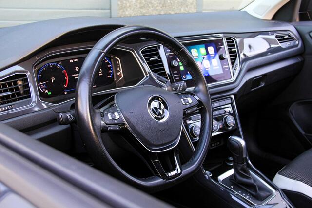 Volkswagen T-Roc 1.5 TSI Sport | Panoramadak | Digitaal Display | Leder | Vol in de opties | NL auto | NAP auto | Schadevrije auto | Dealeronderhouden auto