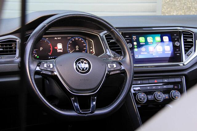 Volkswagen T-Roc 1.5 TSI Sport | Panoramadak | Digitaal Display | Leder | Vol in de opties | NL auto | NAP auto | Schadevrije auto | Dealeronderhouden auto