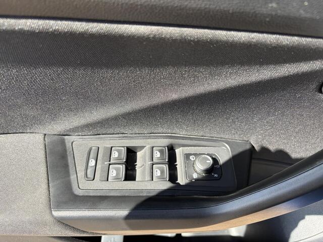Volkswagen T-Roc 1.5 TSI Sport Dsg Virtuele cockpit |Navigatie|Trekhaak