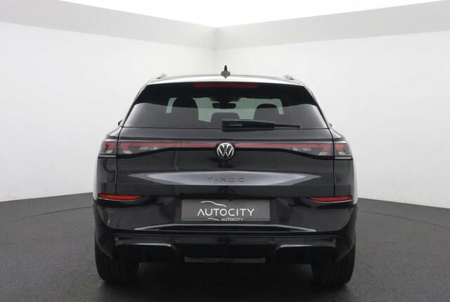 Volkswagen T-Roc 1.5 eTSI R-Line Black Style 150PK | Pano | IQ Lights | Trekhaak | 20" | Winterpakket