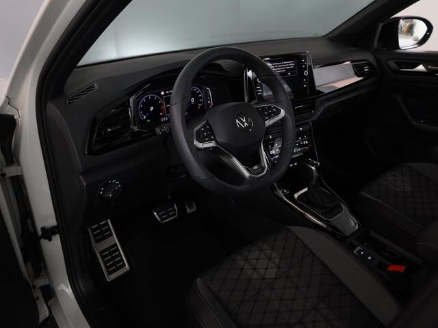 Volkswagen T-Roc 1.5 TSI R-Line 150 pk Automaat (DSG) | Navigatie via App | Panoramadak | Parkeersensoren (Park assist) | Achteruitrijcamera | Keyless pakket | Black Style pakket | R-Line |
